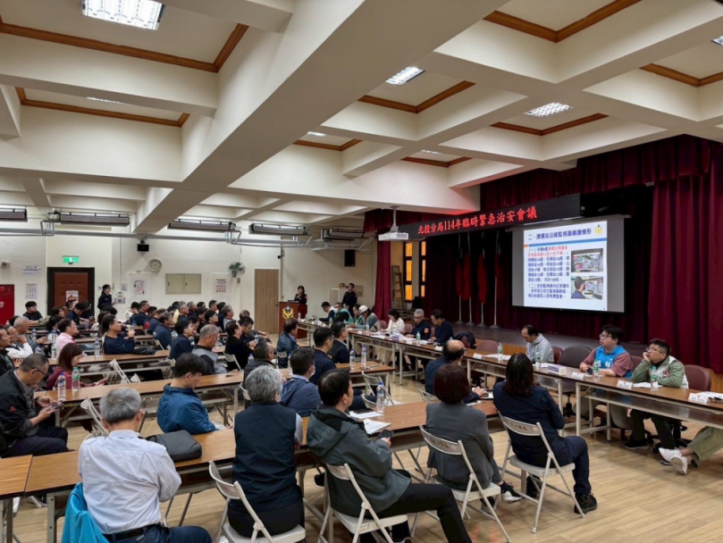 高哲翰講座教授向北投分局長李紹榆團隊以行動守護轄區民眾安全致上敬意