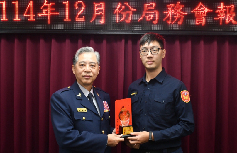 廖柏皓榮膺好人好事楷模    局長吳敬田會報公開表揚