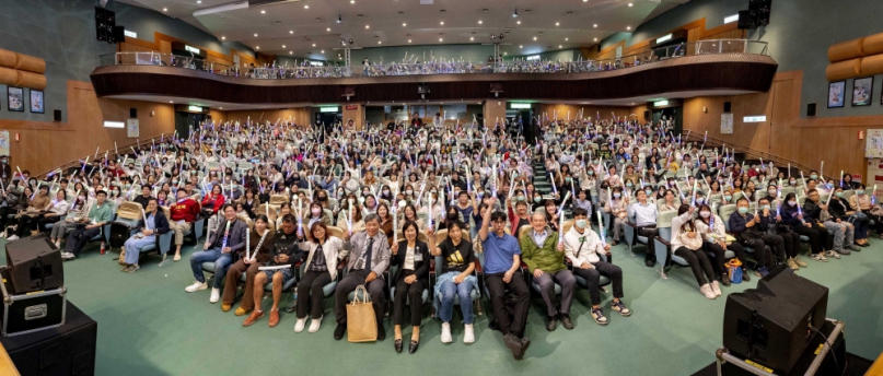 第一屆「醫護音樂節」晚會，彰基「蘭大衛國際會議廳」登場。（照片彰基提供）