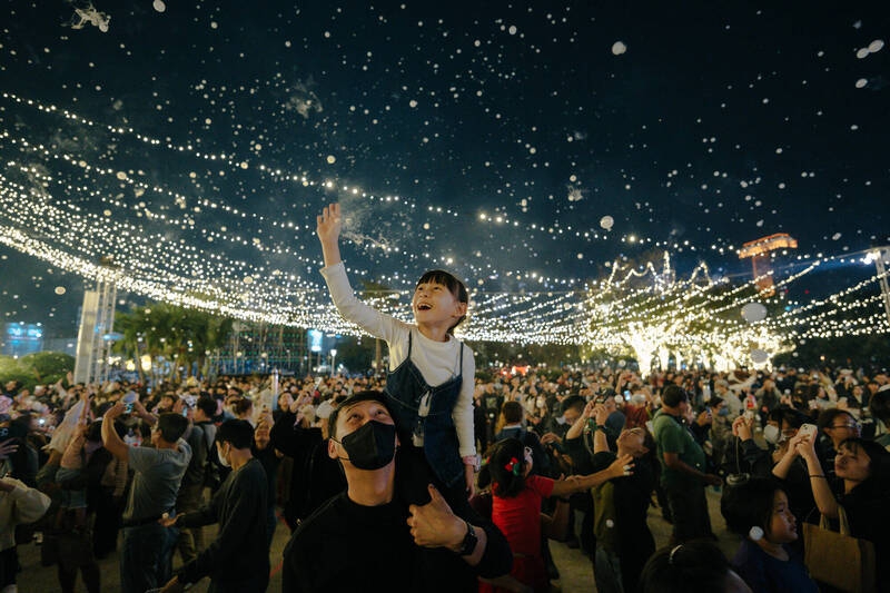 高雄聖誕生活節」吸引逾百萬人潮後天熄燈