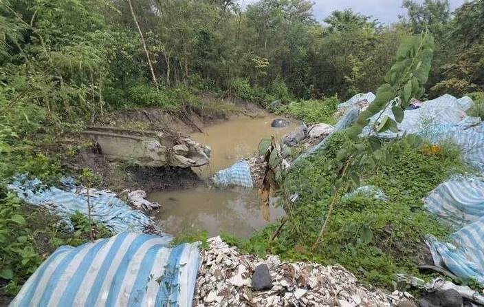 高雄旗山區馬頭山一帶橋下驚見35歲蠟化男屍