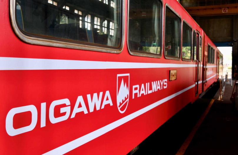 阿里山林鐵 ×日本大井川鐵道締結40週年慶 阿里山號4節車廂機組特色塗裝  1月23日啟航