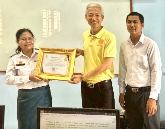 讓愛無國界!暨大攜手中外慈善組織 助柬埔寨高中重啟數位教育門戶