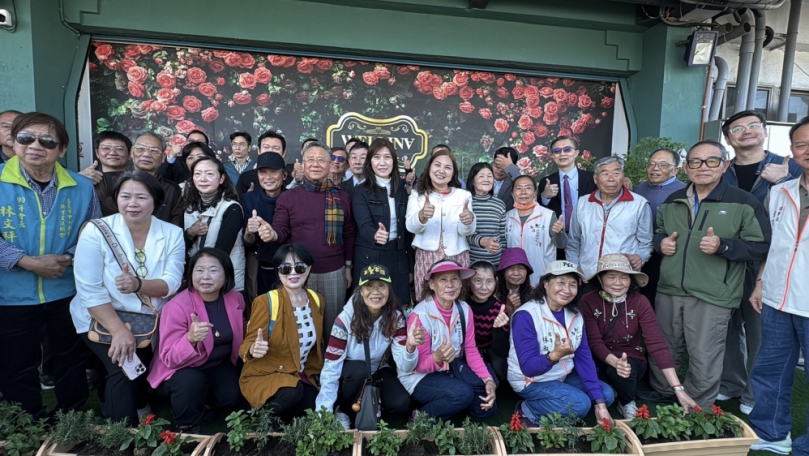 植境香療團隊進駐嘉縣太保水牛公園  邀社區居民一起種香草、玫瑰  將水牛厝打造為香氛社區