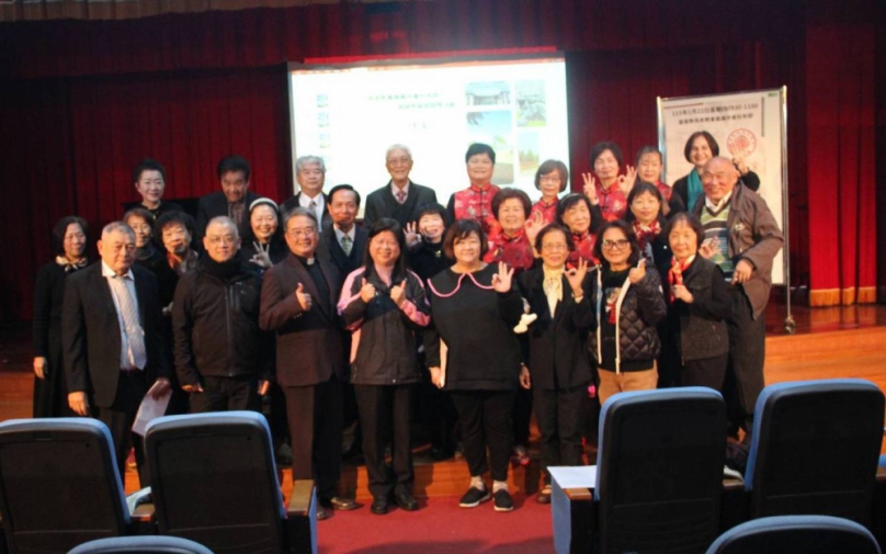 台灣基督教長老教會嘉義中會松年部長者表演歌舞高牆送暖