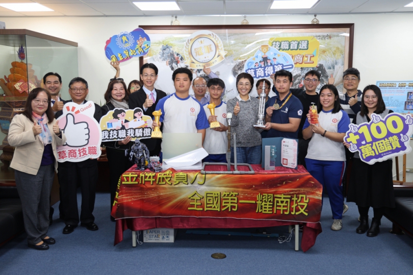 三金榮耀！草屯商工「技擊」國際　許縣長祝賀期勉再接再厲