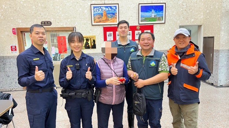 新北瑞芳清潔隊拾金不昧　協助市民尋回市值140萬金飾