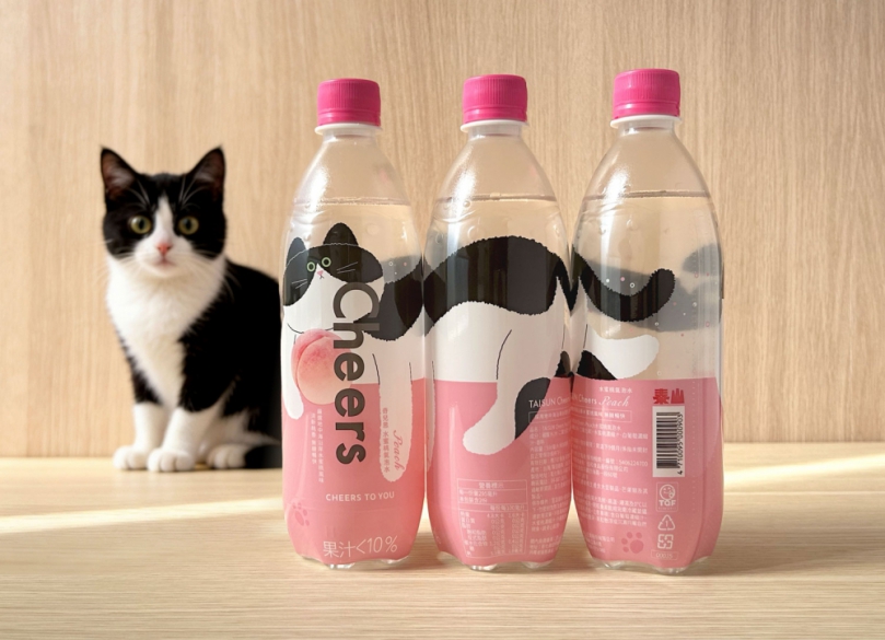 搶攻﹁貓之日﹂主題商機，泰山Cheers氣泡水推出「貓咪限定版」。（照片泰山提供）