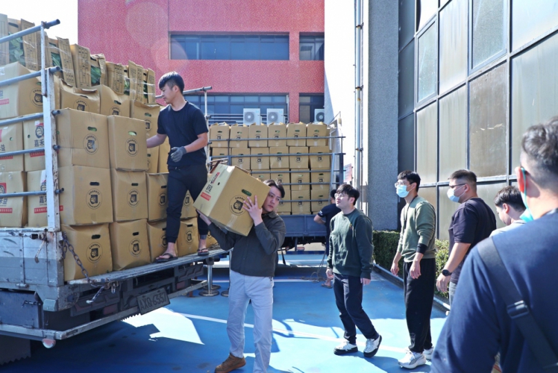 產地豐收、城市傳愛〜嘉義市政府認購雲林高麗菜年前送暖！