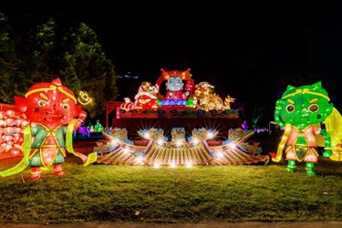 走春賞燈 拚好運！ 2026中台灣燈會「幸福祈願村」幸福祈福燈區登場 票選人氣燈組 抽萬元金元寶