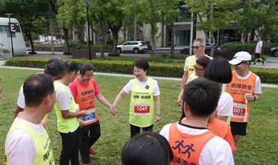 21萬人跑起來!台中2025路跑熱潮創紀錄 盧秀燕市長推「9大主題」打造運動之都