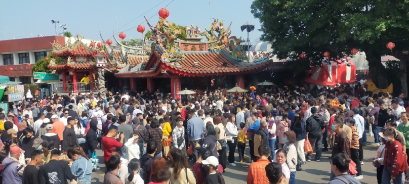 「紫南宮」神力無法擋,大年初一約湧入十萬信眾祈福