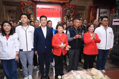大年初一 四宮廟發「馬到金來」小紅包 盧秀燕市長：願國泰民安、市政昌隆