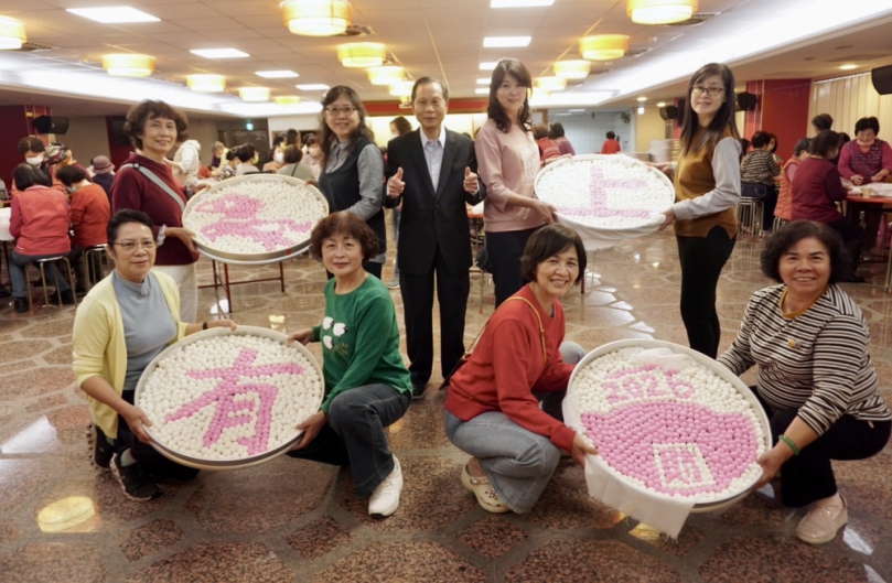 消災解厄、祈福延壽 萬和宮明天植斗法會「馬上有錢」近百志工搓60斗湯圓