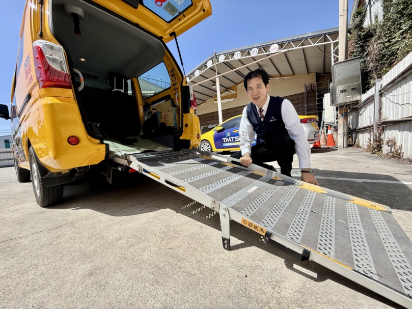 溫馨守護神 輪椅乘客安心上車!中市推通用計程車 載長者返鄉團聚