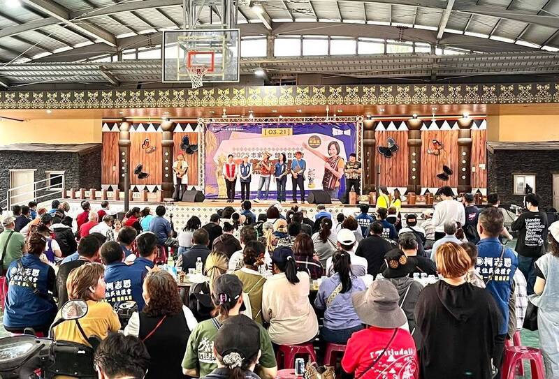 柯志恩到高雄茂林辦音樂會獲賜魯凱族名「葛歌呢恩」