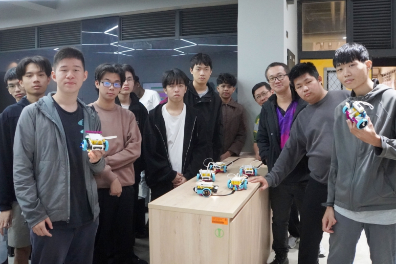 大葉電機系「智慧機器人」實作課程。(照片大葉提供)
