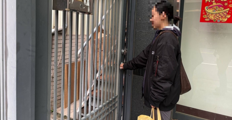 大學生返租屋處無大門鑰匙被困屋外  求助後湖警通知屋主助返家