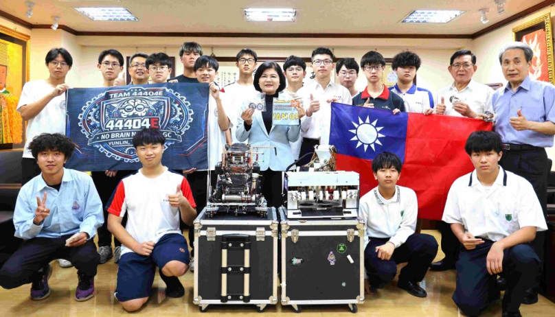 雲林科技教育閃耀國際！ 跨校機器人團隊聯手挺進美國世界大賽！