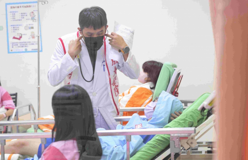 桃園平鎮國中師生南下雲林戶外教學 飯店用餐後70人身體不適就醫 衛生局已完成飯店食材、學生檢體採樣送驗 釐清原因