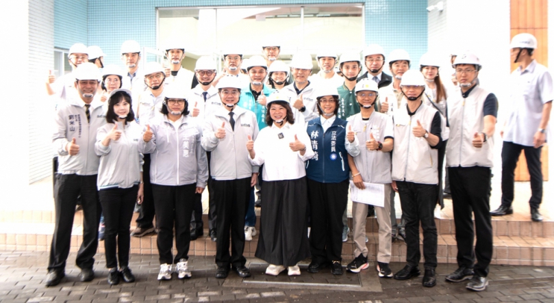 行政院長卓榮泰視察嘉義市西區全民運動館 市長黃敏惠、立委王美惠等人爭取升級相關運動場館設施、啟動高鐵嘉義站聯外輕軌工程