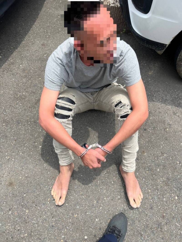 通緝犯見警心慌拔腿落跑被捕起獲毒品送辦