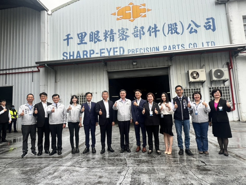 行政院長卓榮泰率團參訪台中企業 中市經發局：AI助攻產業升級 展現「黑手變金手」典範