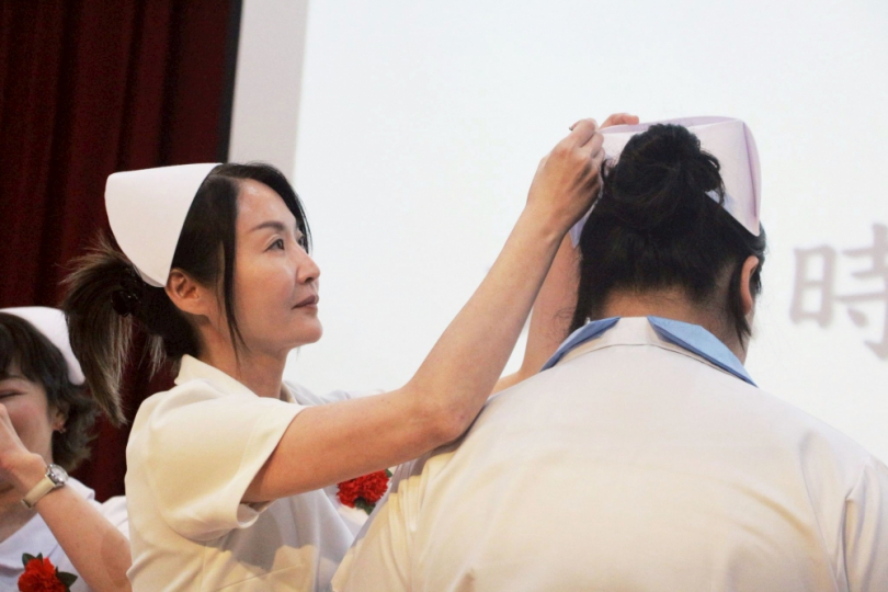 中臺151學子加冠邁向臨床照護實習
