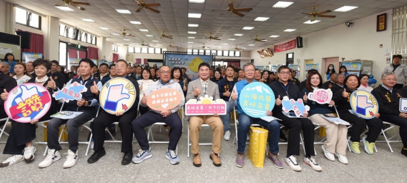 鍾東錦縣長再獲中時民調縣巿長銀獎,施政面向滿意度皆衝破8成