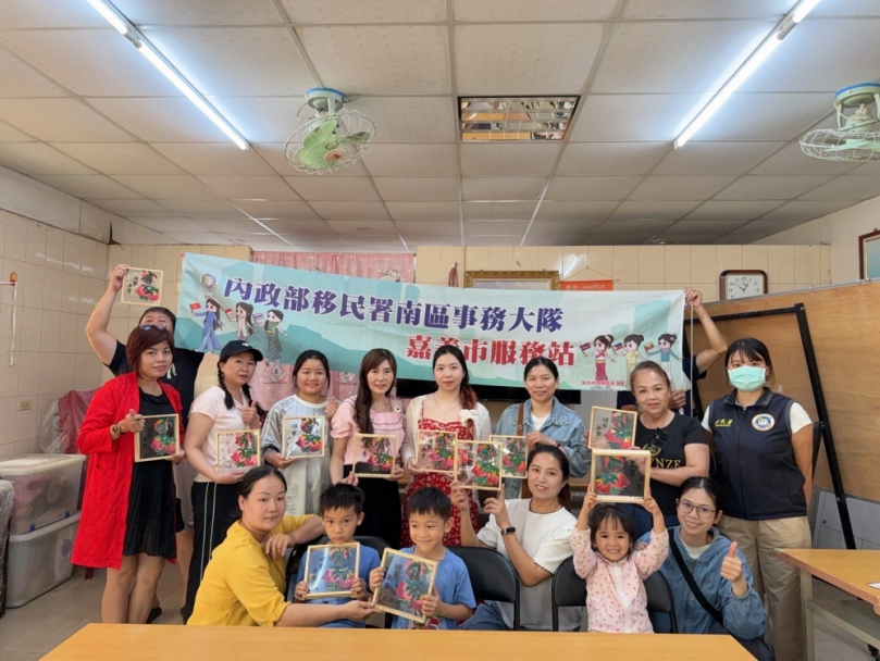 新住民藝術畫家及書法家申婷頡 帶領新住民體驗「寫意國畫」的獨特魅力 移民署:體驗國畫創作釋放壓力