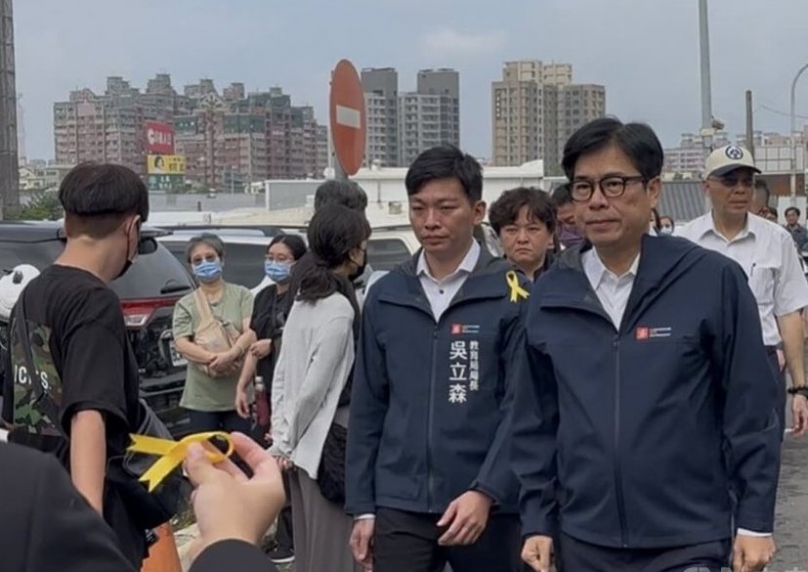 高雄國小教師告別式湧數百人送別陳其邁到場致哀