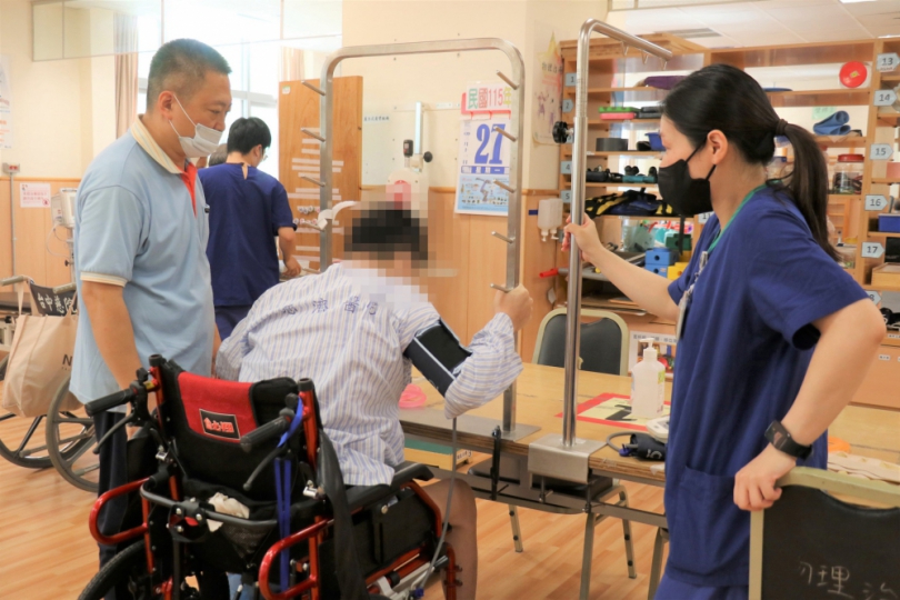 犯保協會 中慈合作 助癱瘓男復健振作