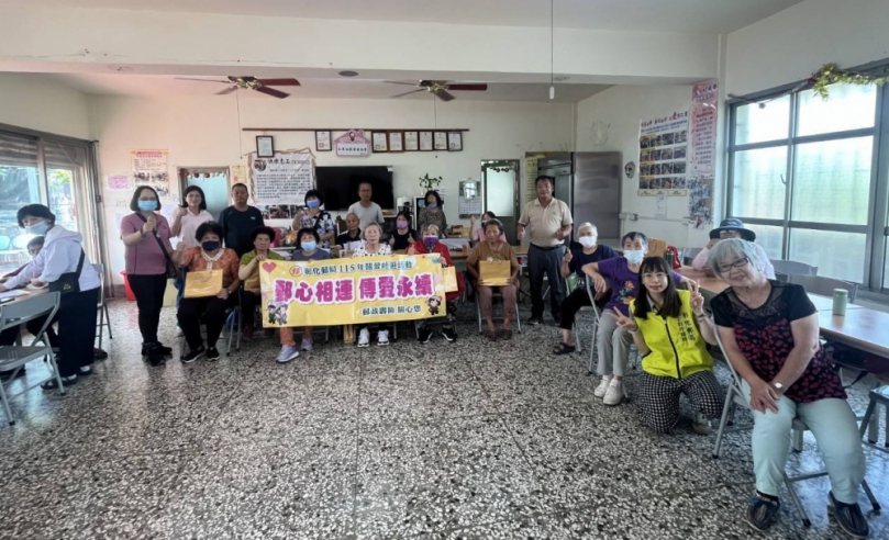 彰化郵局在「湖埔社區大學」辦理「金融知識講座」。(照片郵局提供)