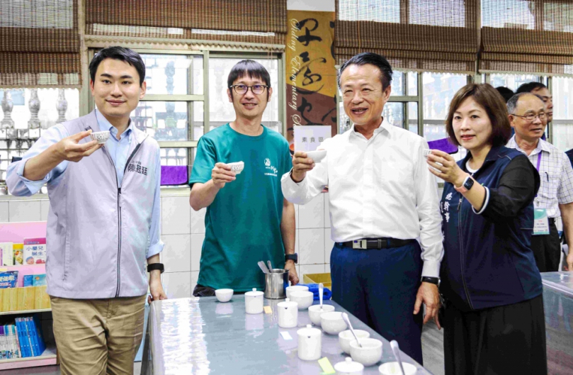 嘉義縣大阿里山清香烏龍茶製茶競賽 番路鄉茶農黃昶升奪冠!