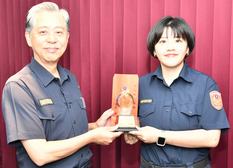 蔡幸恩搶救仰藥自殘女子    局長吳敬田頒獎表揚稱譽