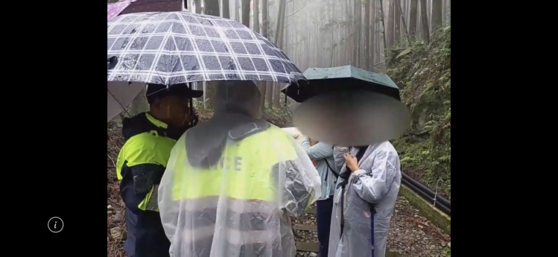 林鐵二萬坪站附近  四名遊客違法行走鐵路  林鐵處會同警方取締 確保行車安全