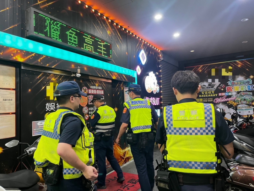 林園警分局青春專案首日擴大臨檢守護青少年暑期安全