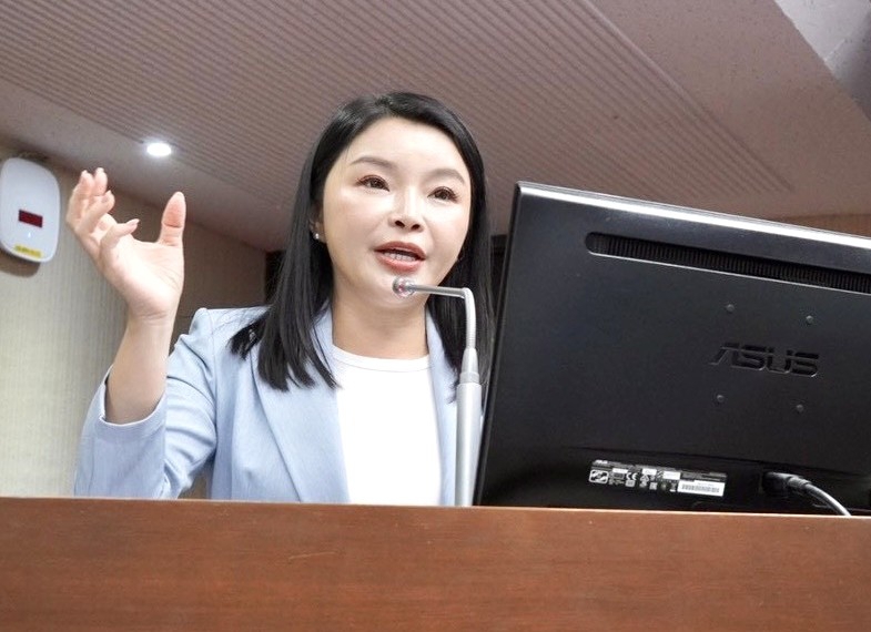 立法院修正《食品衛生管理法》 雲林立委張嘉郡要求「商品揭示原產地」 挺民眾食安、護本土農民!