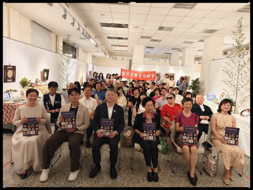 瓷上風景：蝶戀花  台灣瓷繪藝術協會會員聯展  世界級瓷繪大師徐瑞芬出席  逾百件作品呈現藝術細膩之美