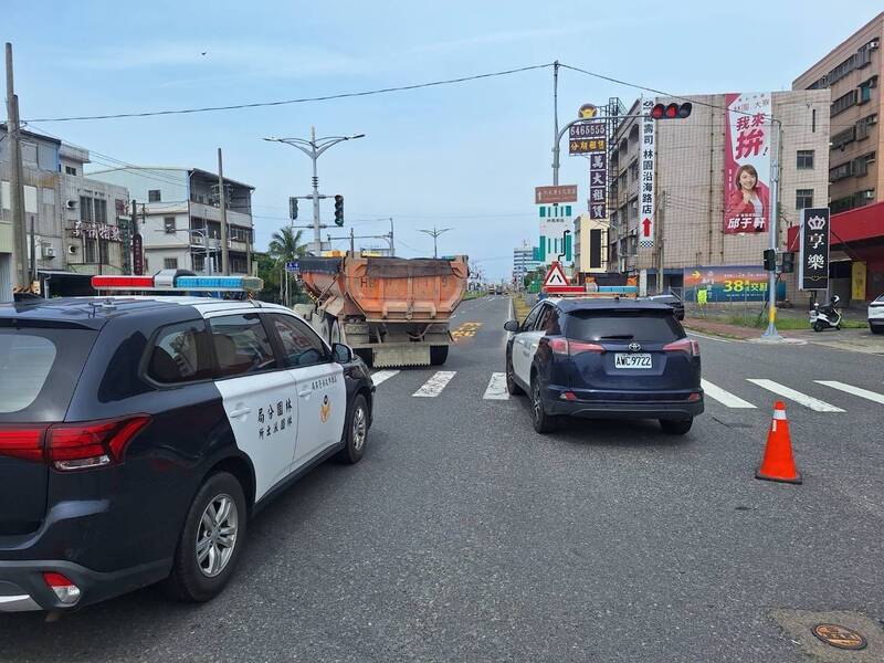 高雄林園死亡車禍聯結車擦撞機車釀1死1重傷