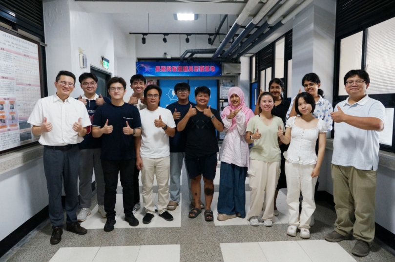 「全球優秀青年來台蹲點計畫」,12名國際學生到大葉實習。(照片大葉提供)