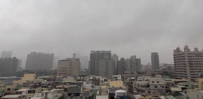 南台灣豪雨警戒升級高雄水情中心擴大二級開設軍方進駐