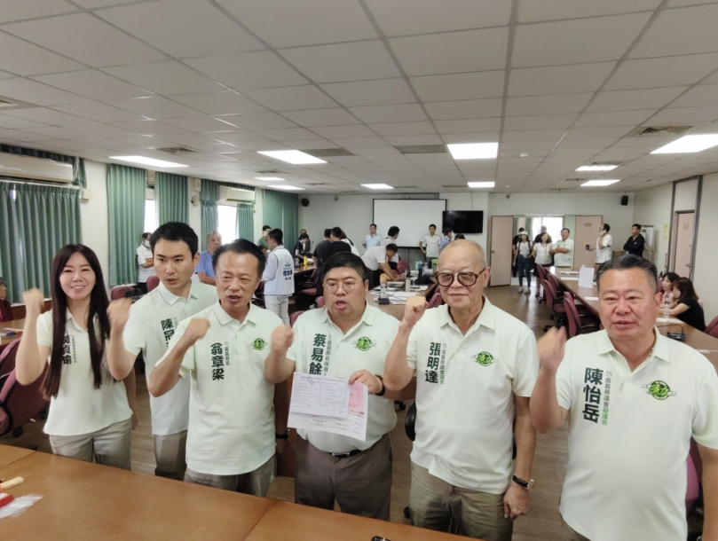 蔡易餘立委完成縣長參選登記 翁章梁交棒嘉義黃金十年經濟活力沖天