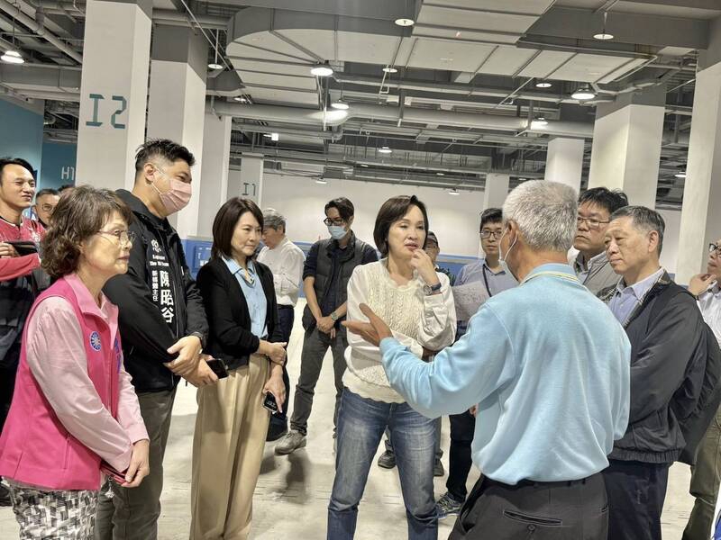 高市前鎮漁港攤商前2年免收費 柯志恩質疑漁業署拖延九月十六日600字