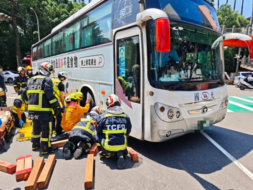 新加坡阿嬤搶救兩天不治死亡 龔姓司機依過失致死罪嫌送辦