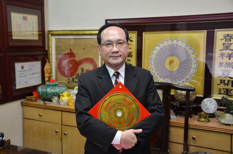 多次預言神準!楊登嵙預測2026台中市長他當選! 高哲翰專文