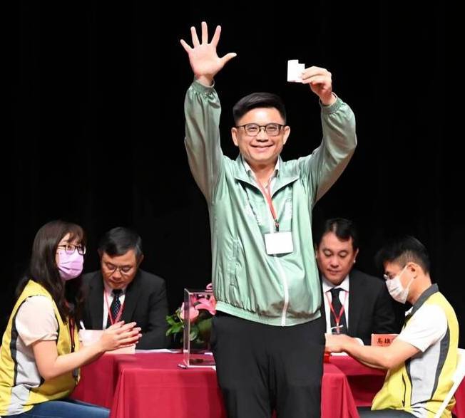高雄市長抽籤賴瑞隆抽中5號柯志恩抽中3號