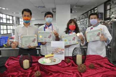 荷蘭國際餐飲挑戰賽，中州餐廚系兩同學勇奪雙金。（照片中州提供）