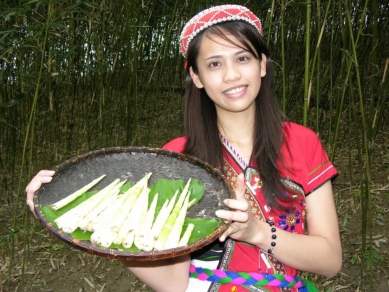 箭筍laa－Jih市集｜光復鄉臺九線旁，阿美族人的傳統美食，當季最新鮮、物美又價廉！