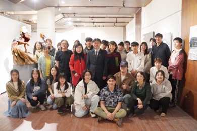 「美術節展覽--那時」，大葉「設藝學院一樓」空間展出。（照片大葉提供）